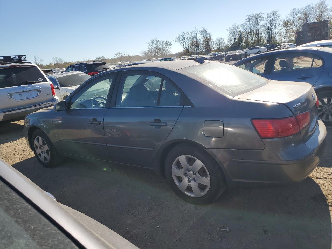 2009 Hyundai Sonata - Image 2