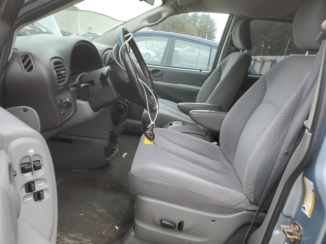 2006 Dodge Caravan - Image 7
