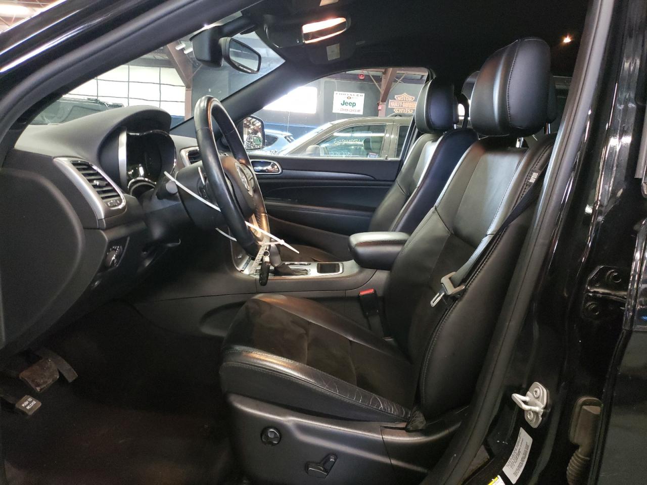 2017 Jeep Grand Cherokee - Image 7