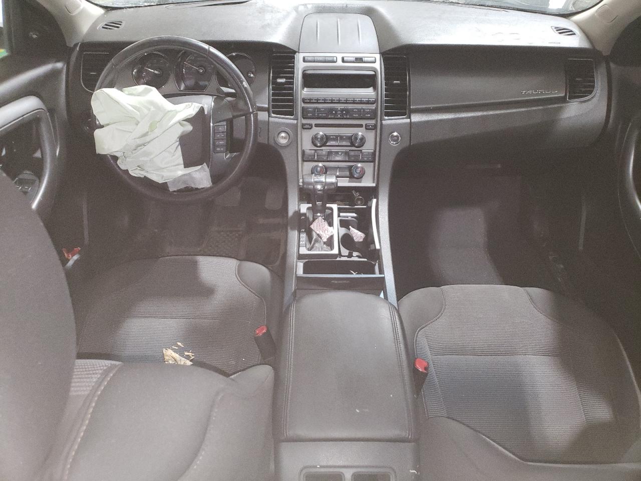 2010 Ford Taurus - Image 8