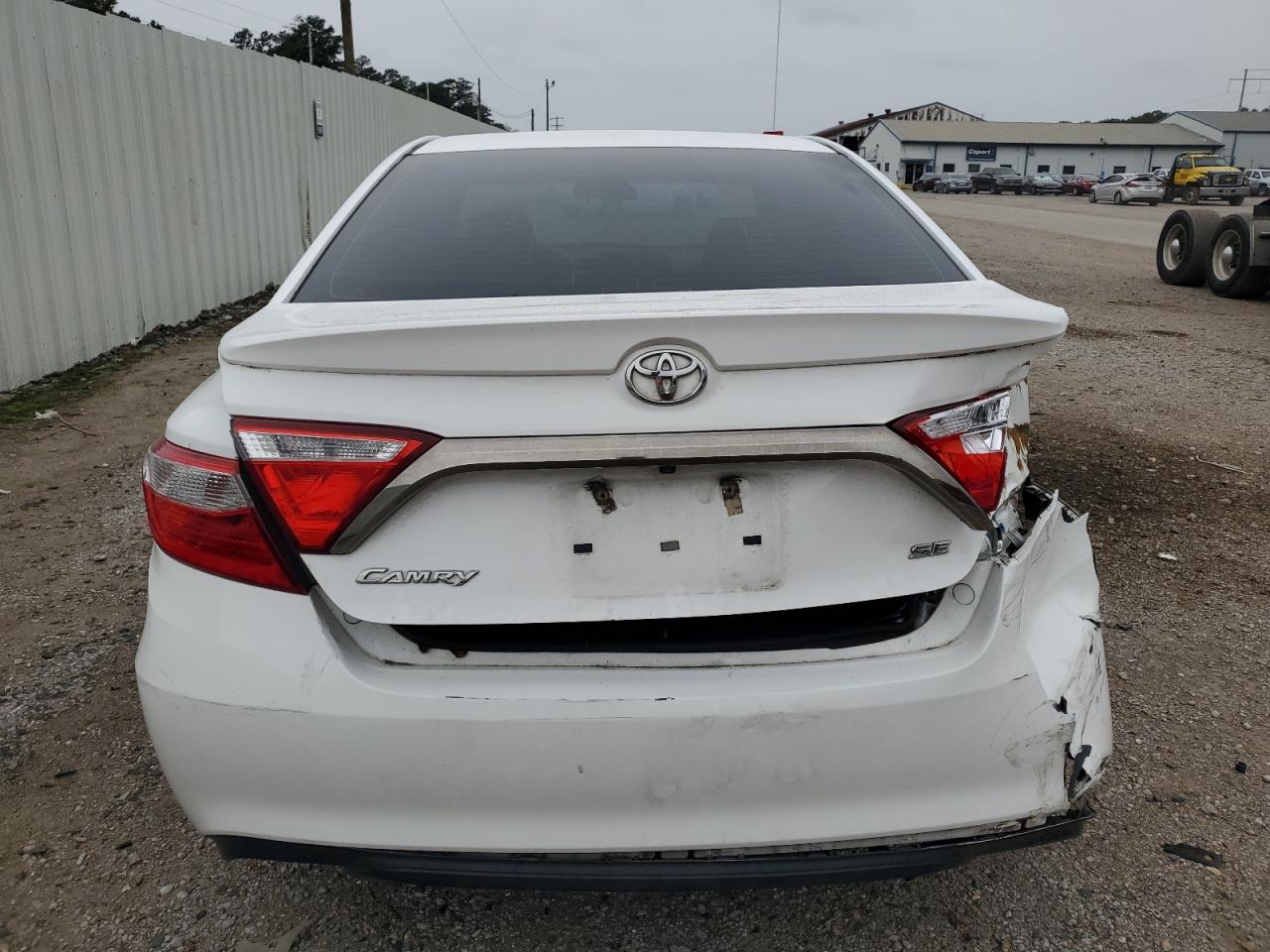 VIN 4T1BF1FK4GU608155 2016 TOYOTA CAMRY no.6