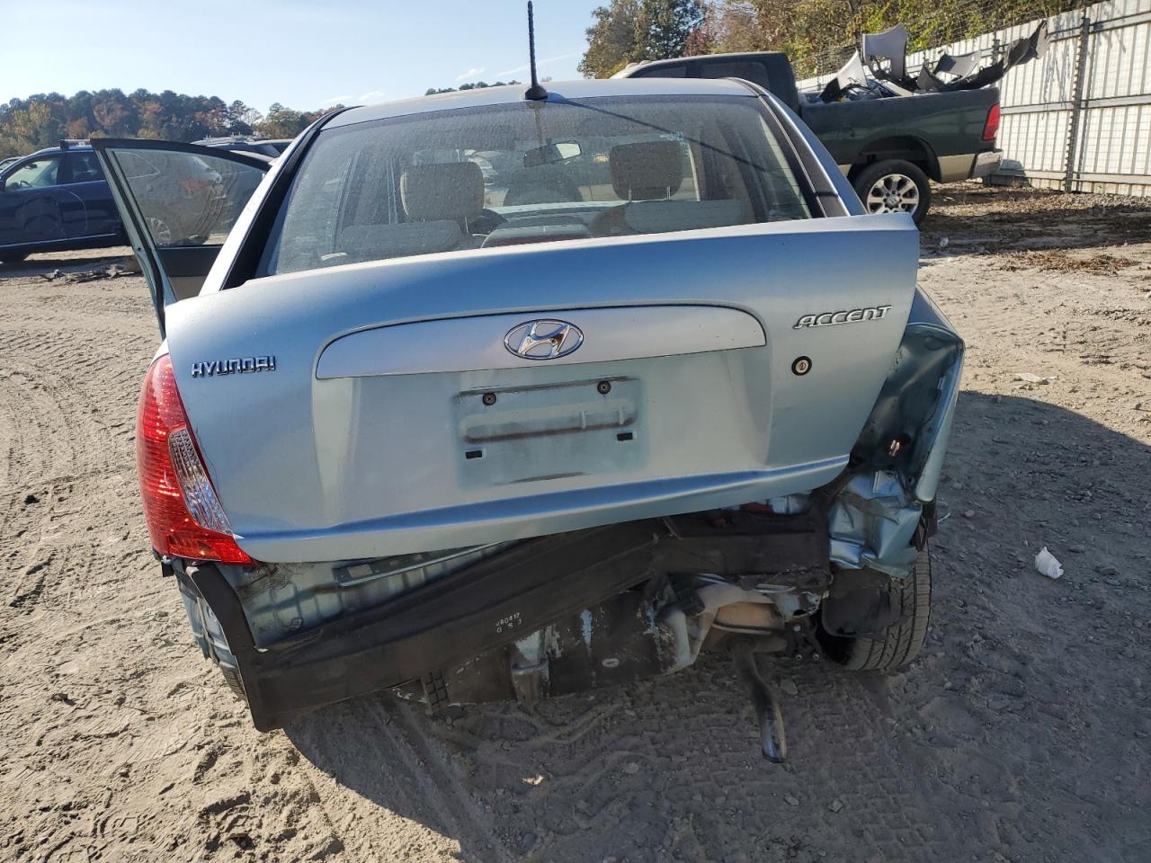 2008 Hyundai Accent - Image 6