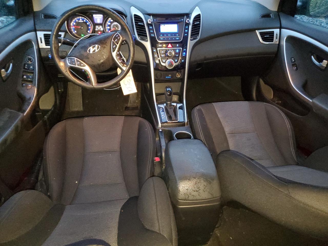 2016 Hyundai Elantra - Image 8