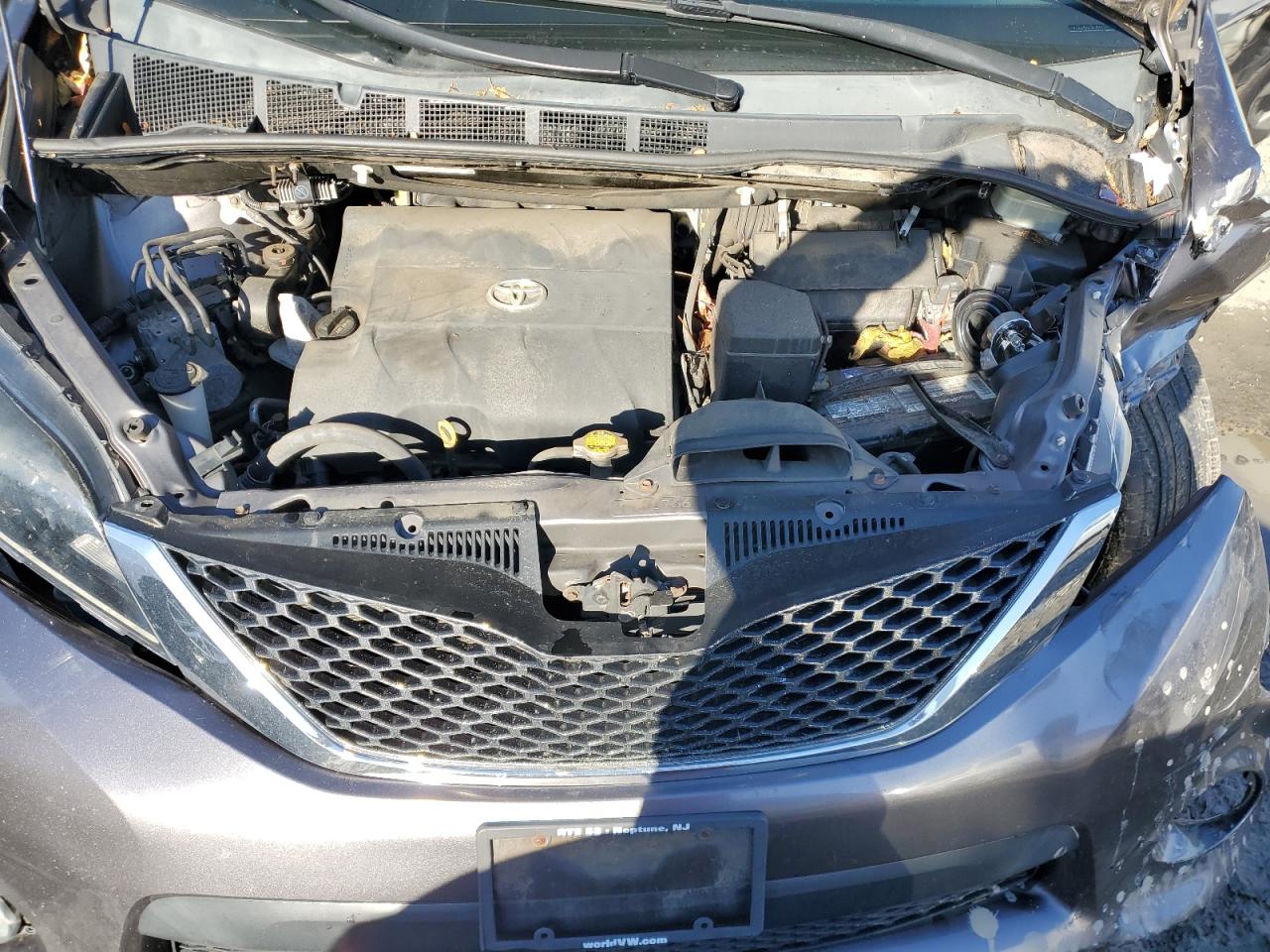 2015 Toyota Sienna - Image 12