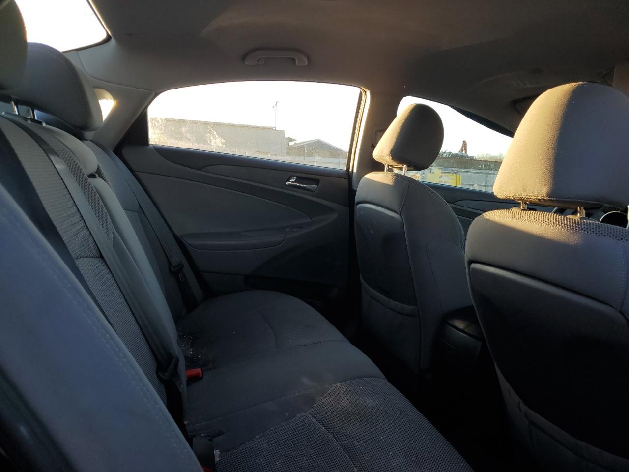2013 Hyundai Sonata - Image 10