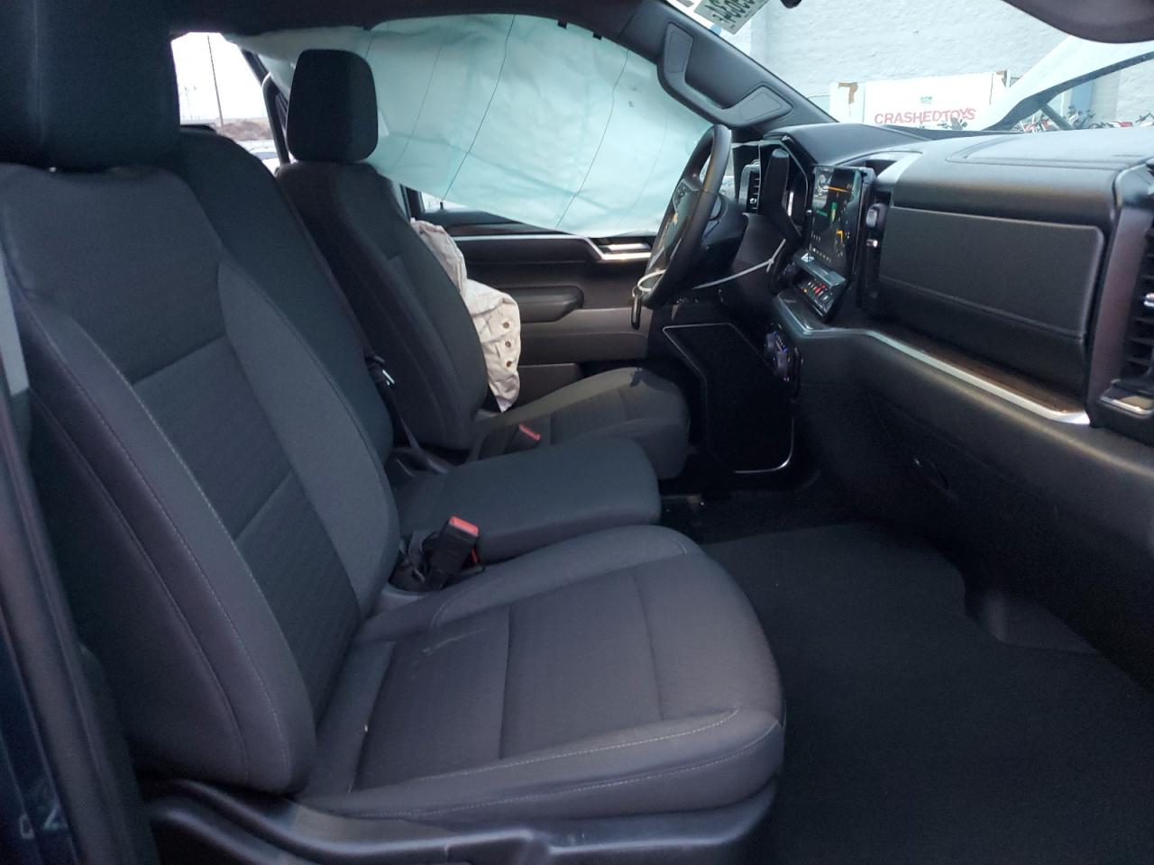2022 Chevrolet Silverado - Image 7