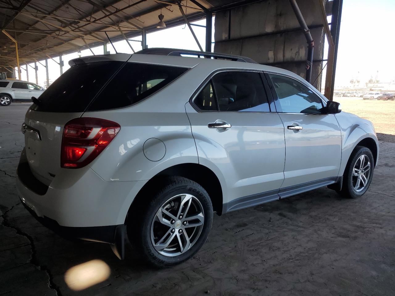 2017 Chevrolet Equinox - Image 3