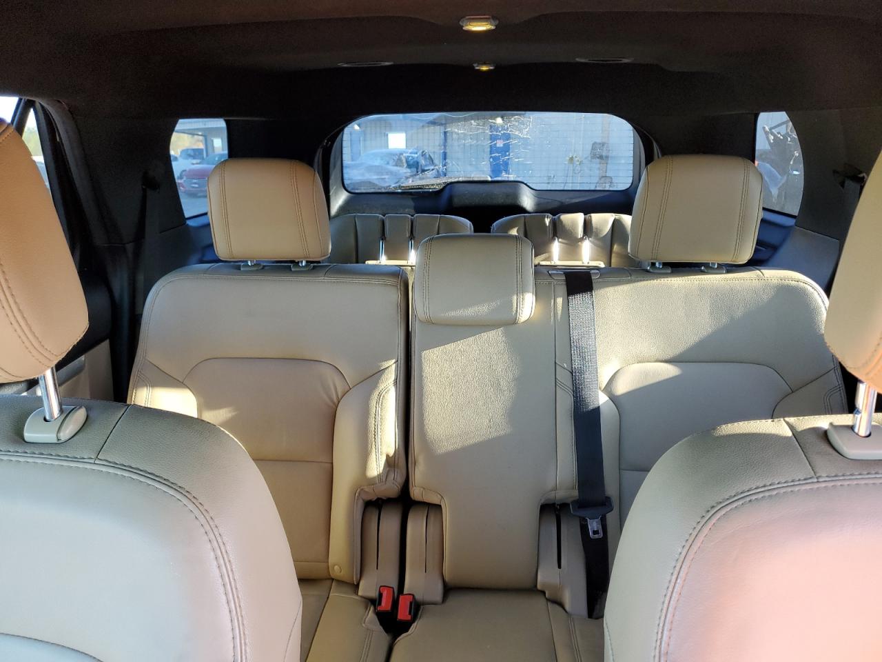 2016 Ford Explorer - Image 10