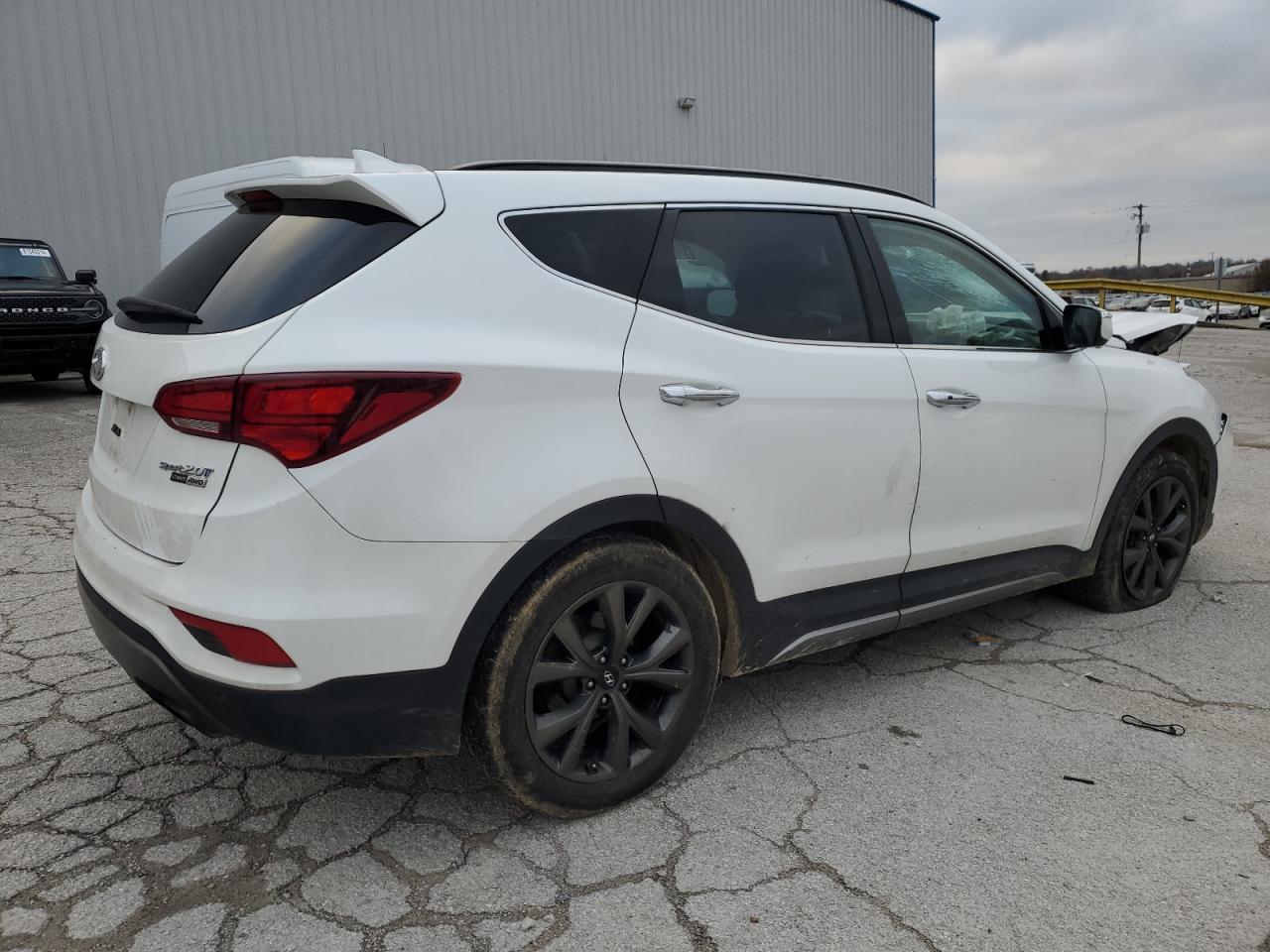 2017 Hyundai Santa Fe - Image 3