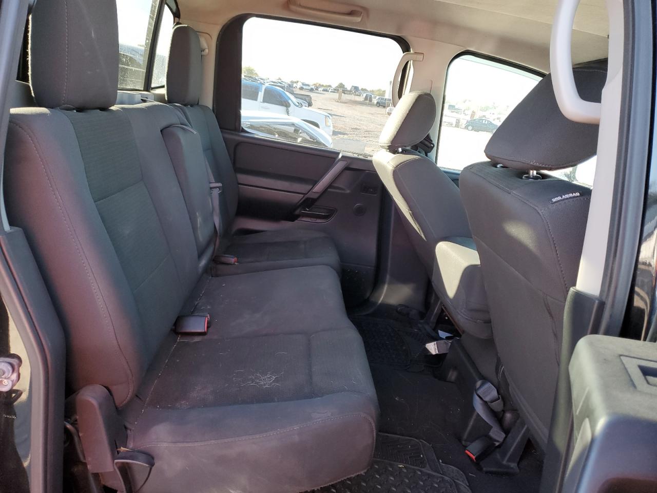 2012 Nissan Titan - Image 10
