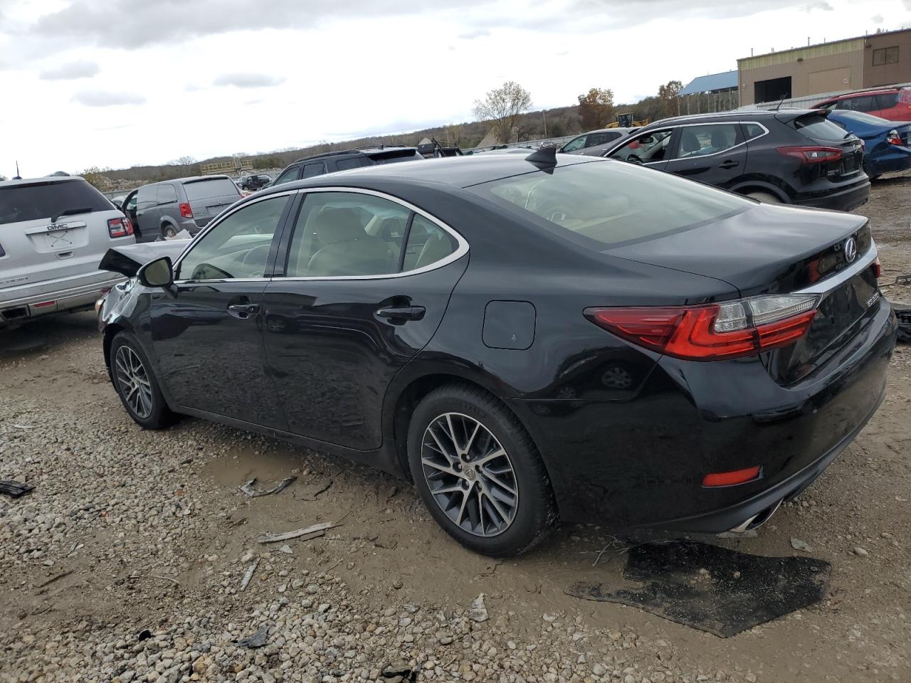 2016 Lexus ES - Image 2