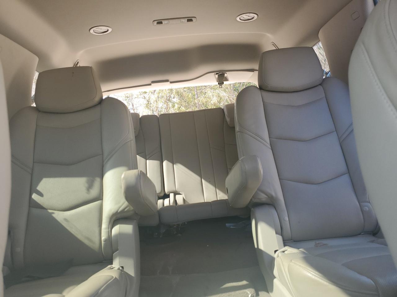 2019 Cadillac Escalade - Image 10
