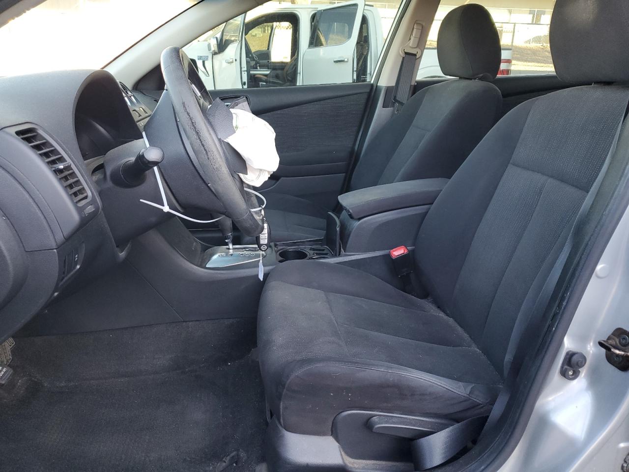 2010 Nissan Altima - Image 7