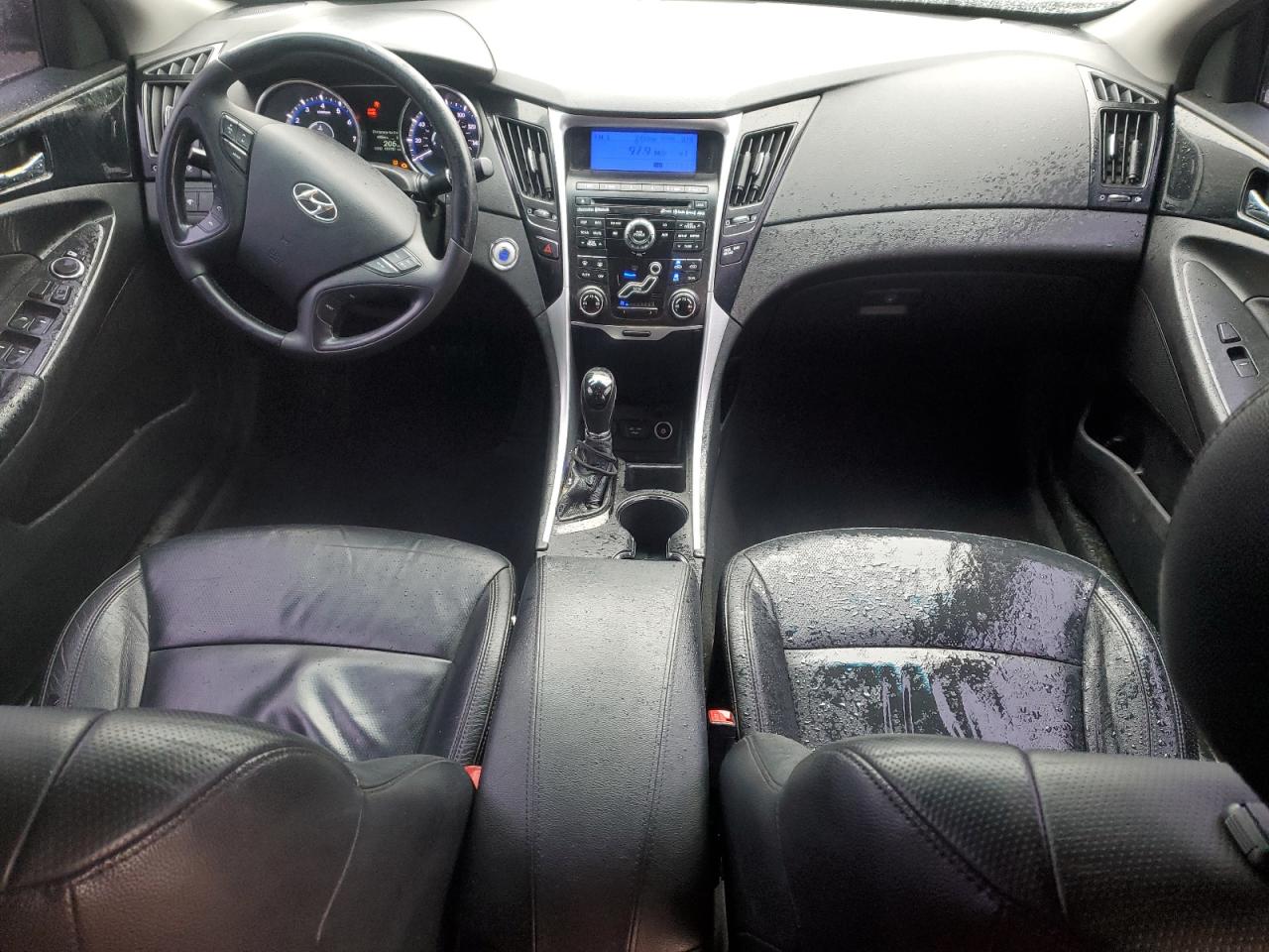 2011 Hyundai Sonata - Image 8