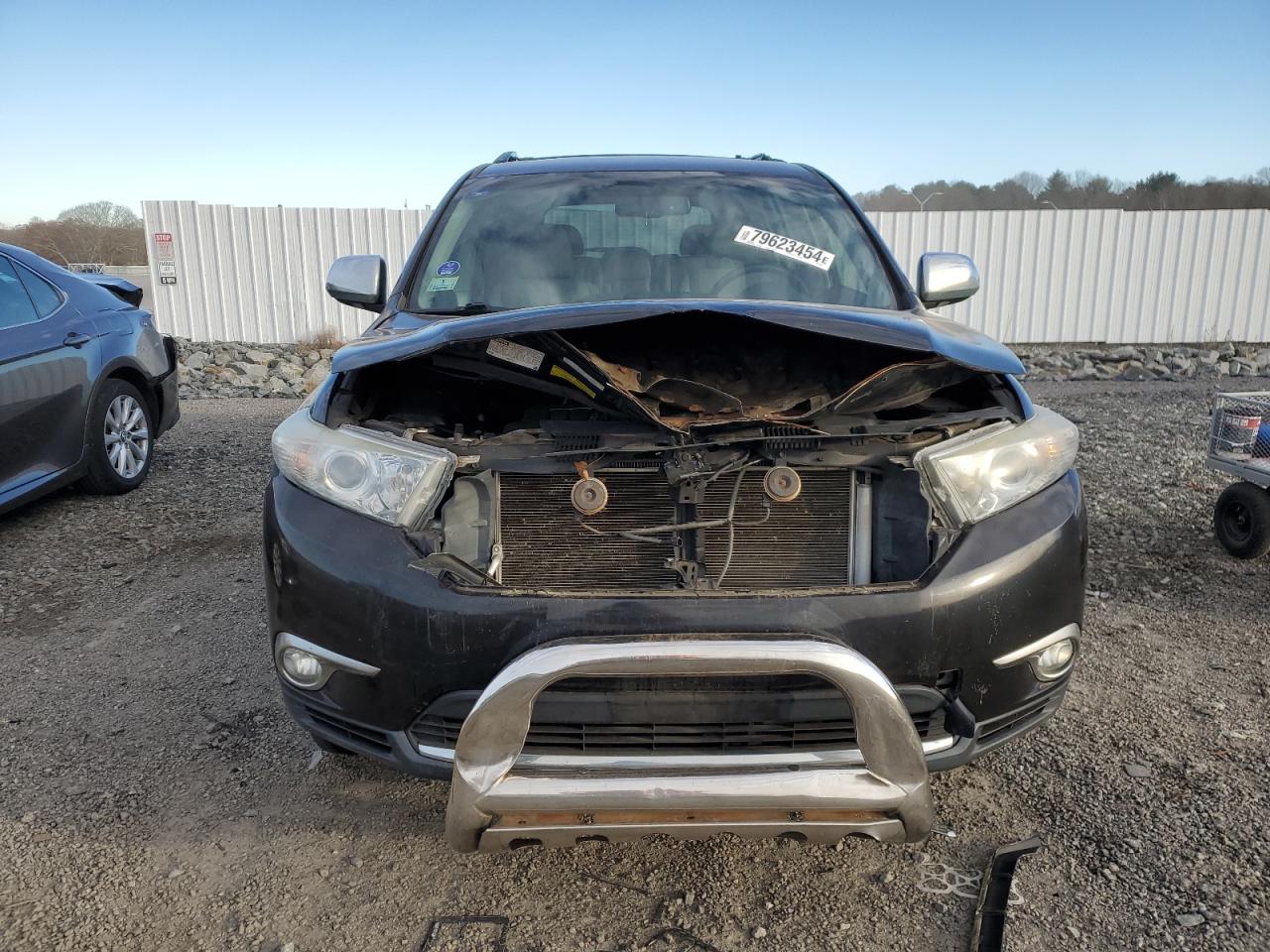 VIN 5TDDK3EH2DS200375 2013 TOYOTA HIGHLANDER no.5