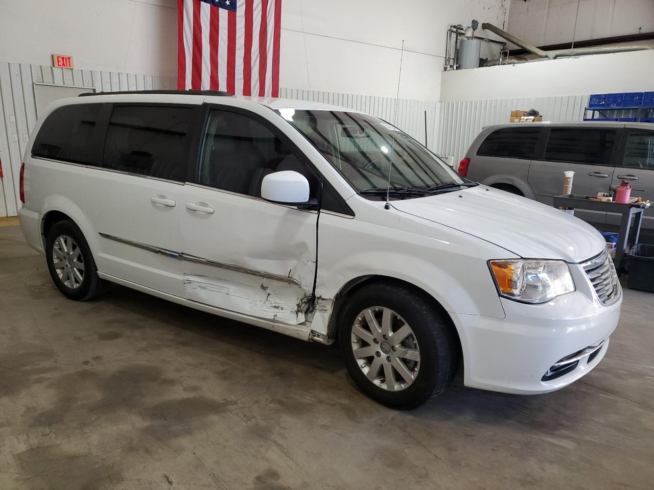 VIN 2C4RC1BG9GR301834 2016 CHRYSLER MINIVAN no.4