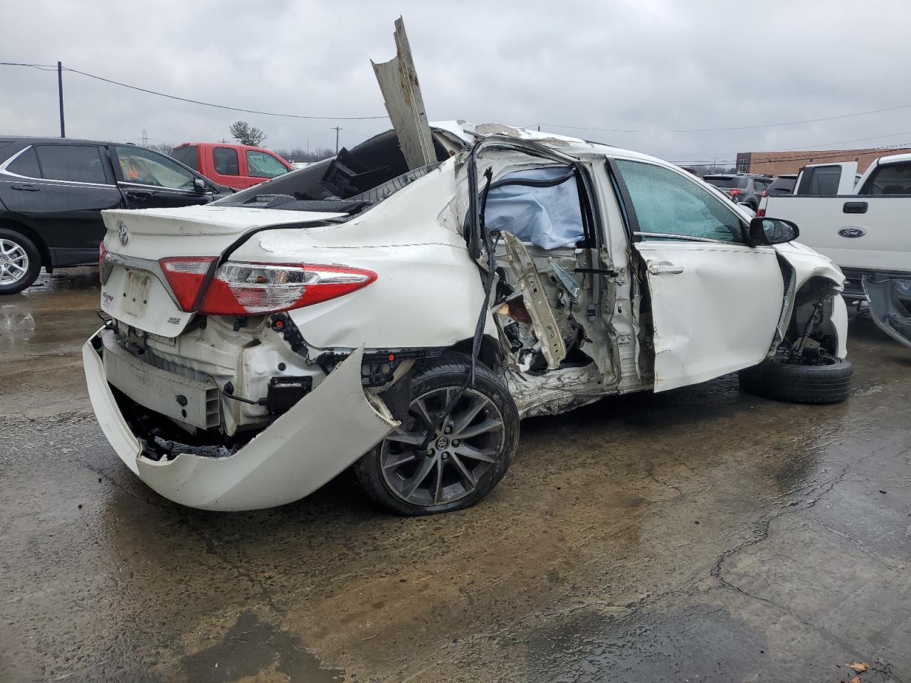 2015 Toyota Camry - Image 3