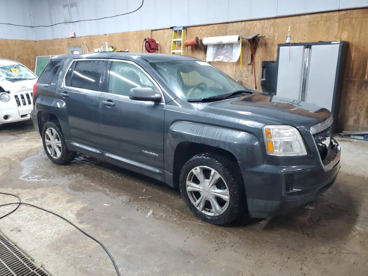 2017 GMC Terrain - Image 4
