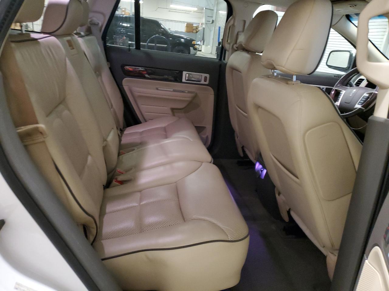 2009 Lincoln MKX - Image 11