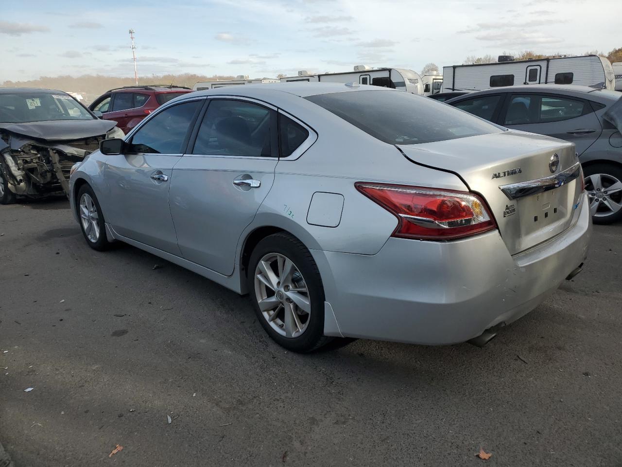 2013 Nissan Altima - Image 2