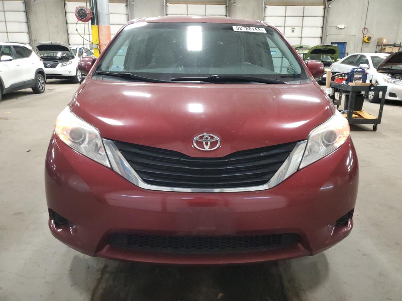 2011 Toyota Sienna - Image 5