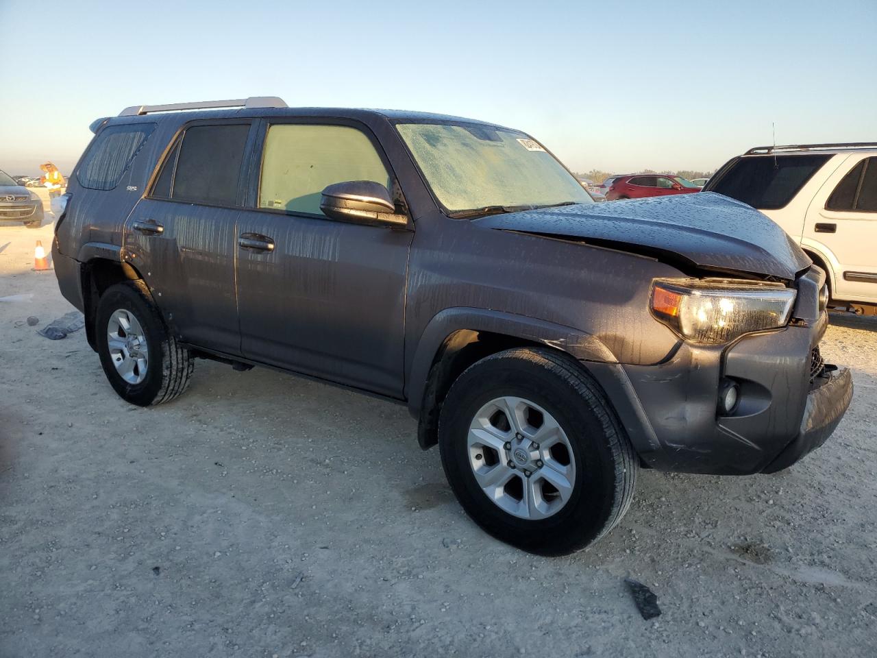 VIN JTEZU5JR1H5156807 2017 TOYOTA 4RUNNER no.4