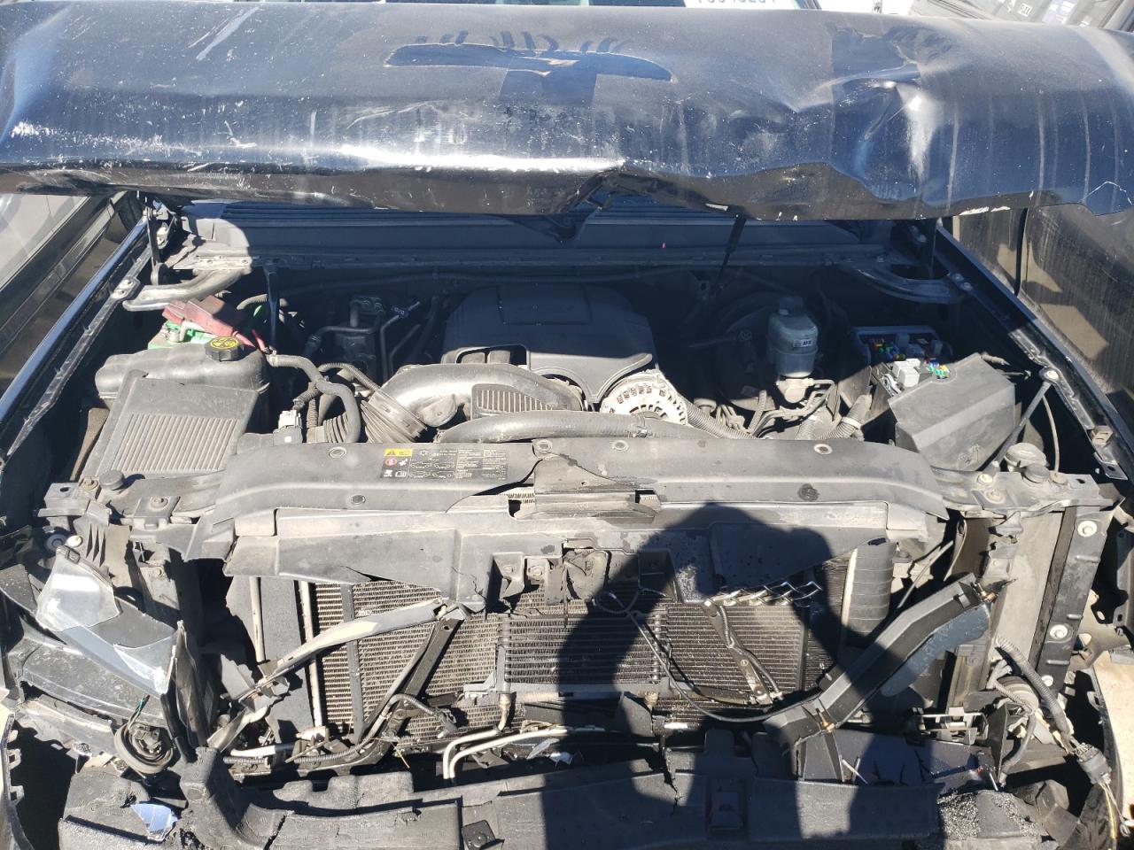 2014 Chevrolet Suburban - Image 12