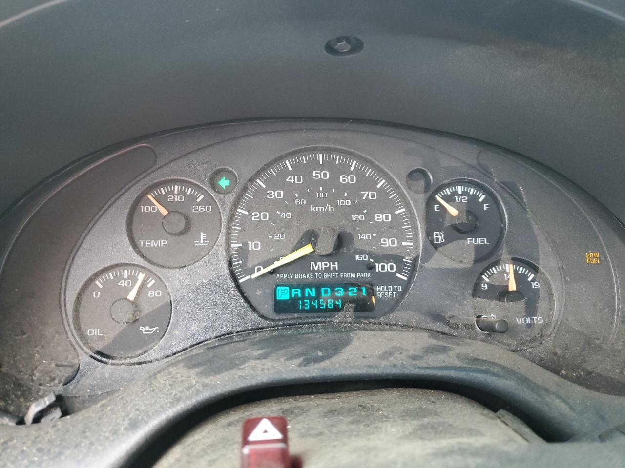 2000 Chevrolet S-10 Pickup - Image 9