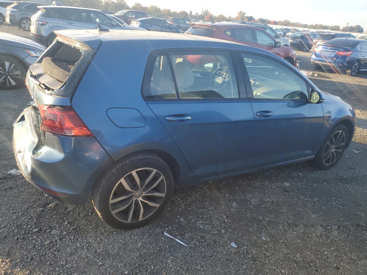 2016 Volkswagen Golf - Image 3