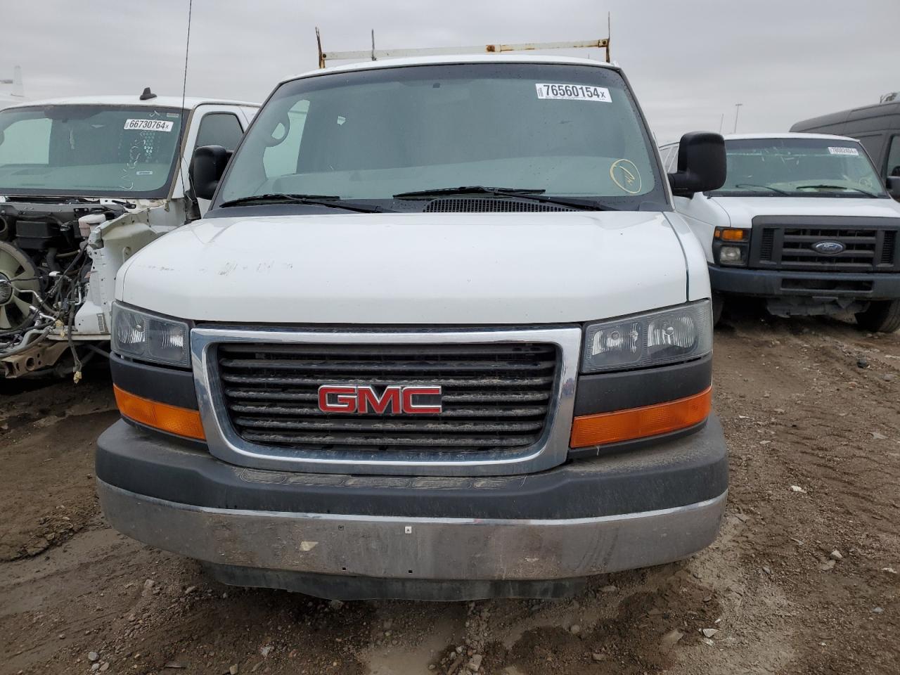 2015 GMC Savana - Image 5