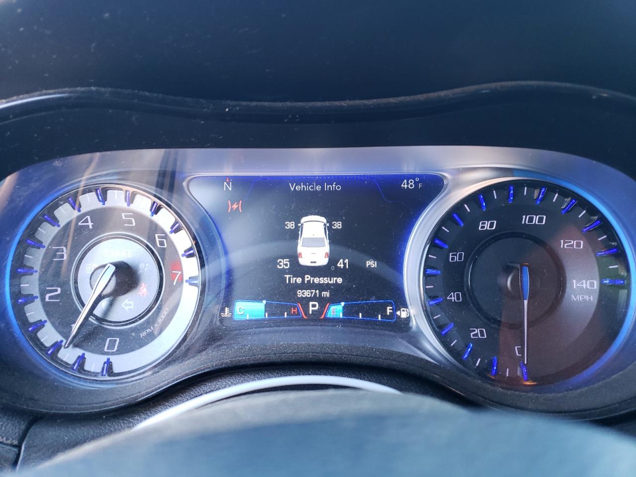 2017 Chrysler 300 - Image 9