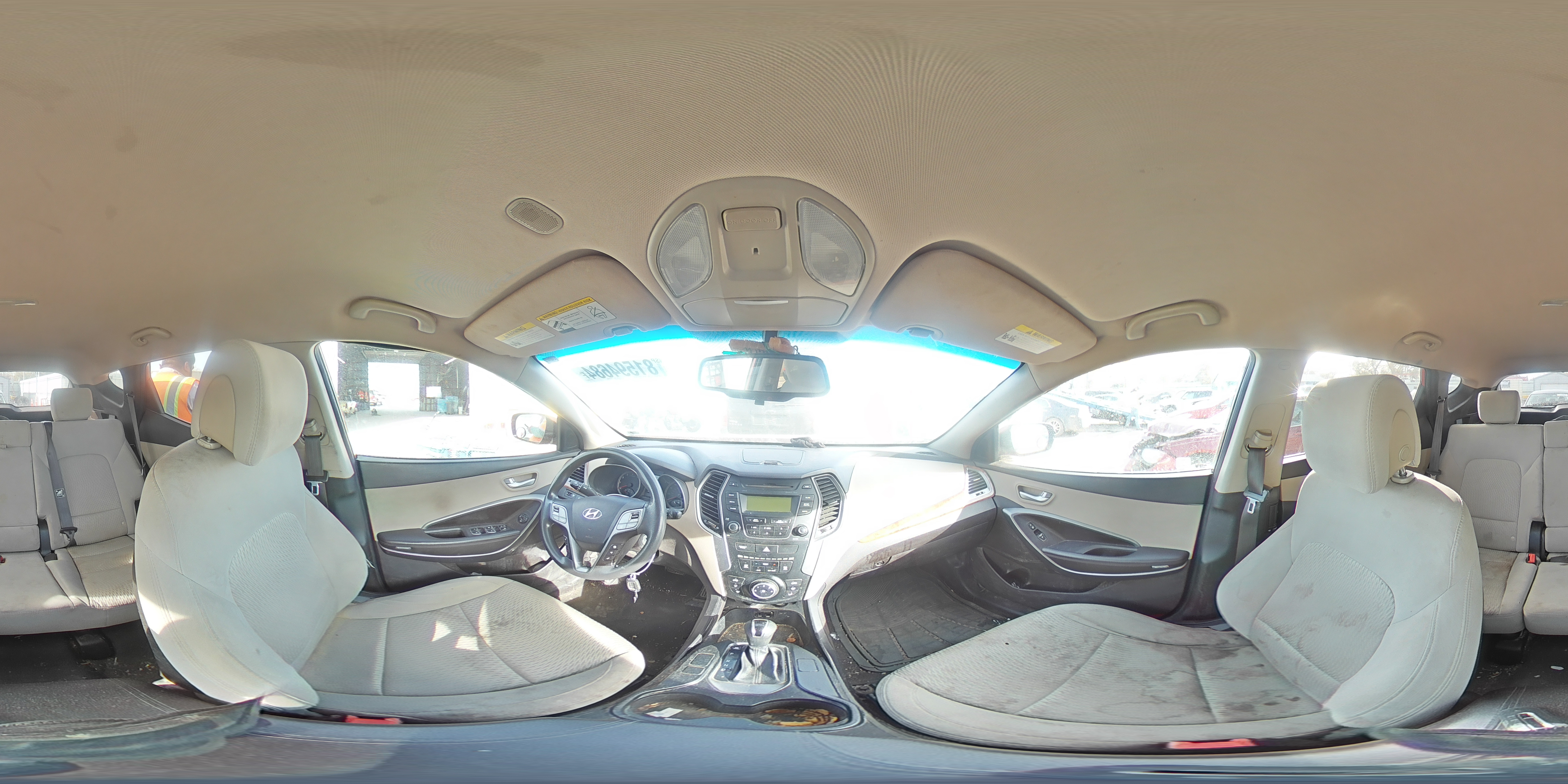 2014 Hyundai Santa Fe - Image 13