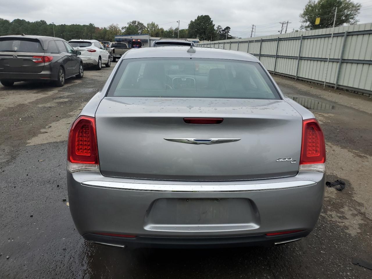 2017 Chrysler 300 - Image 6