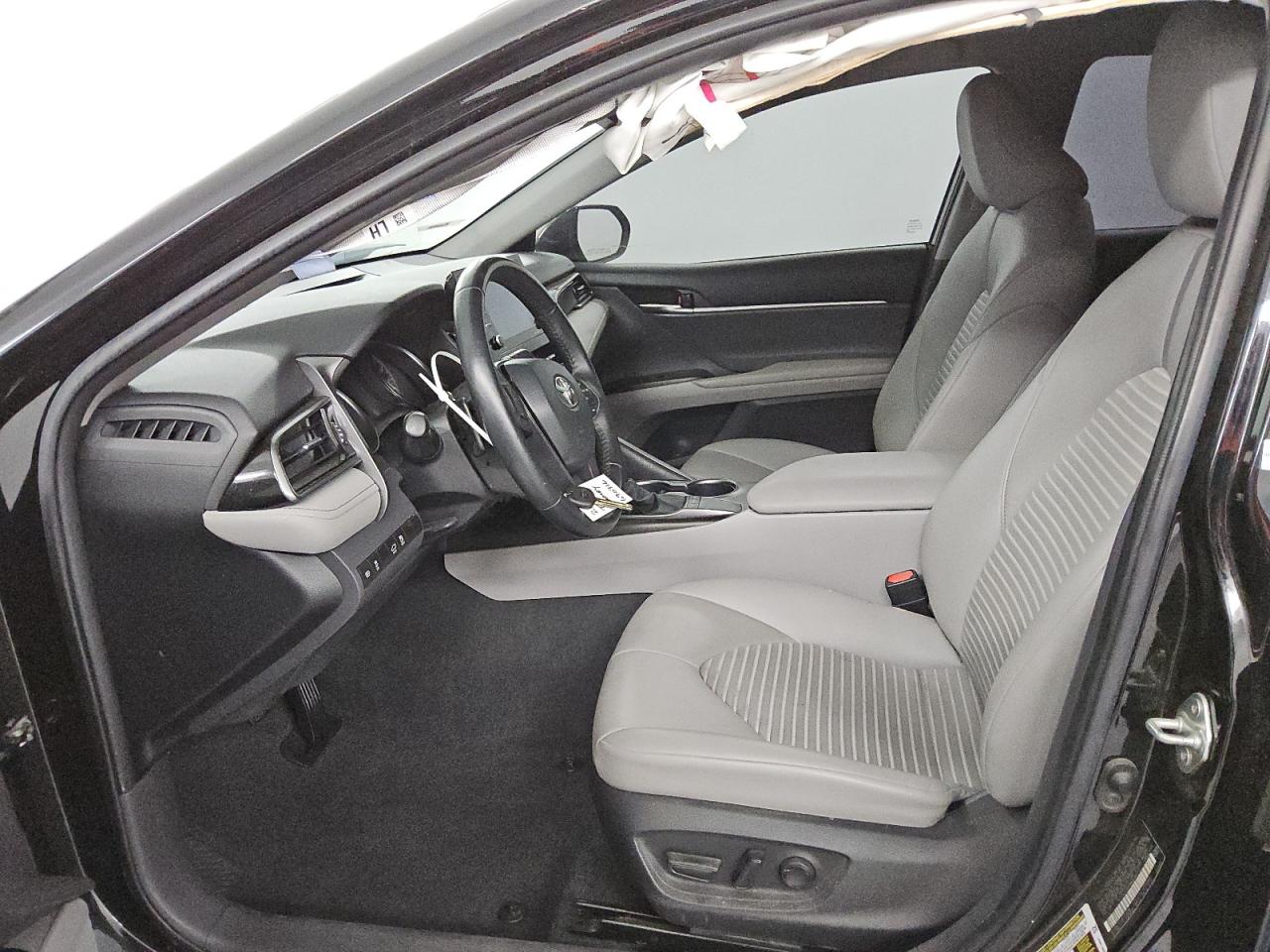 2022 Toyota Camry - Image 7