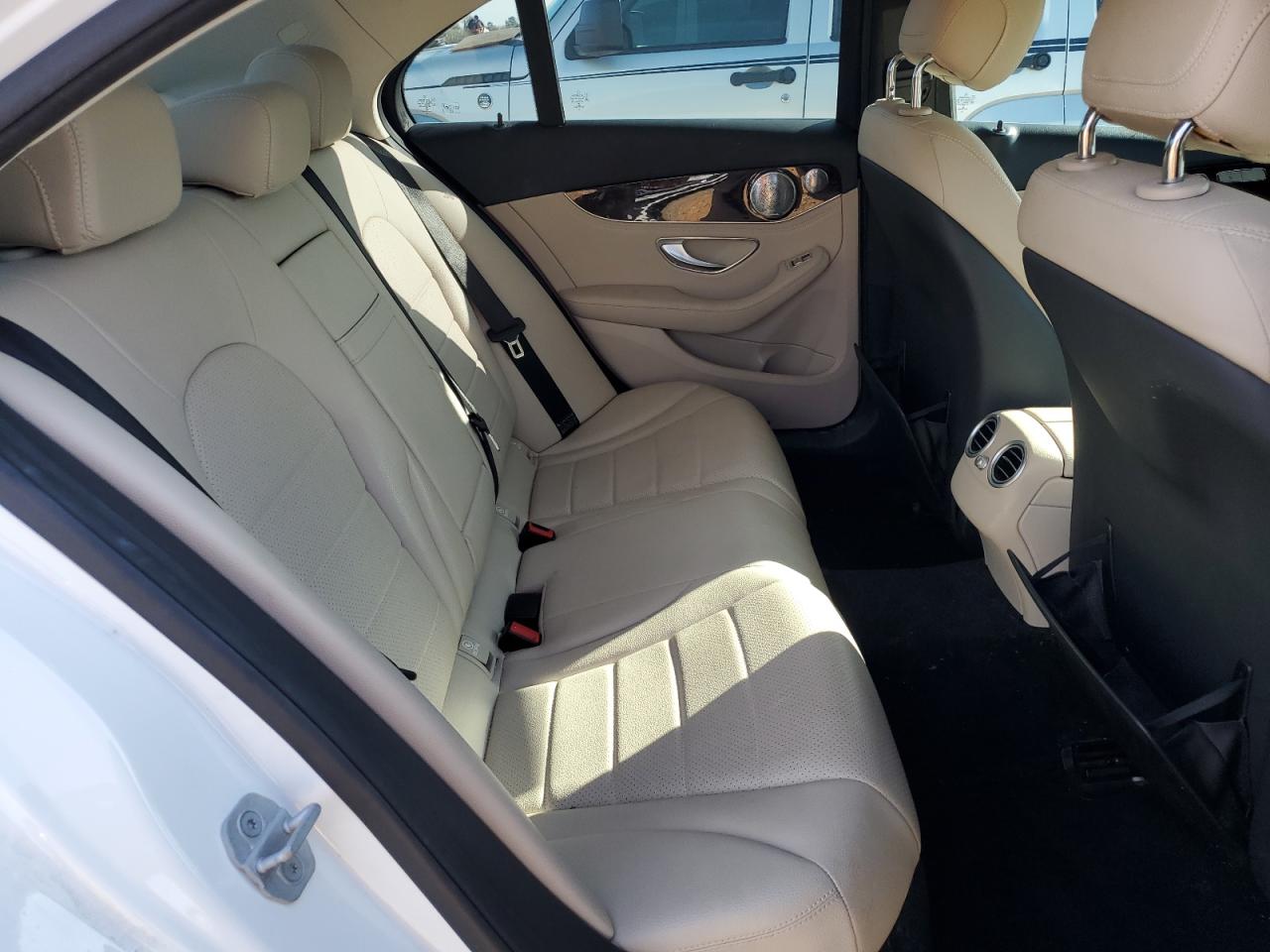 2015 Mercedes-Benz C-klasse - Image 10