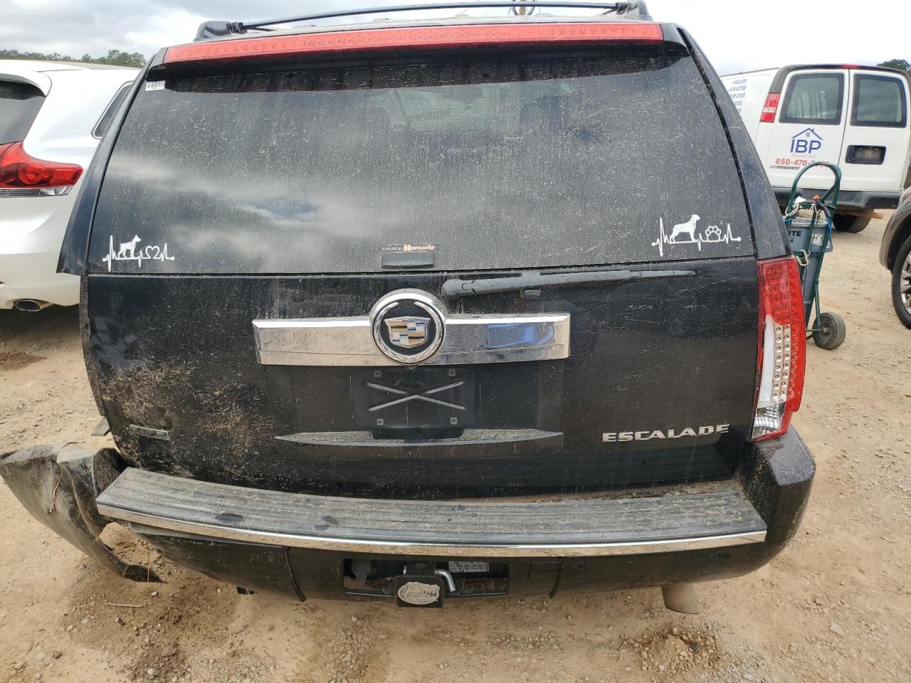 2011 Cadillac Escalade - Image 6