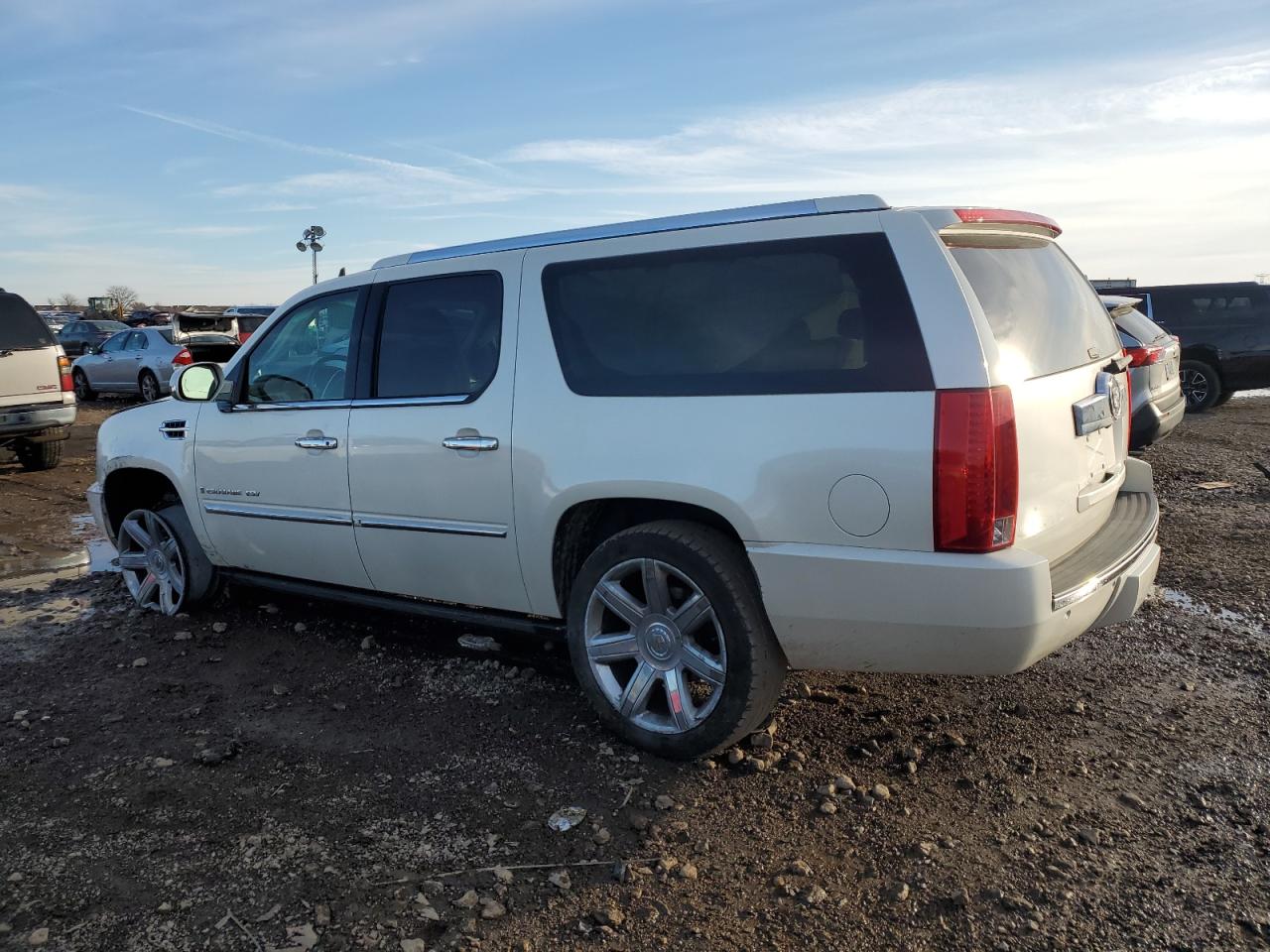 2008 Cadillac Escalade - Image 2