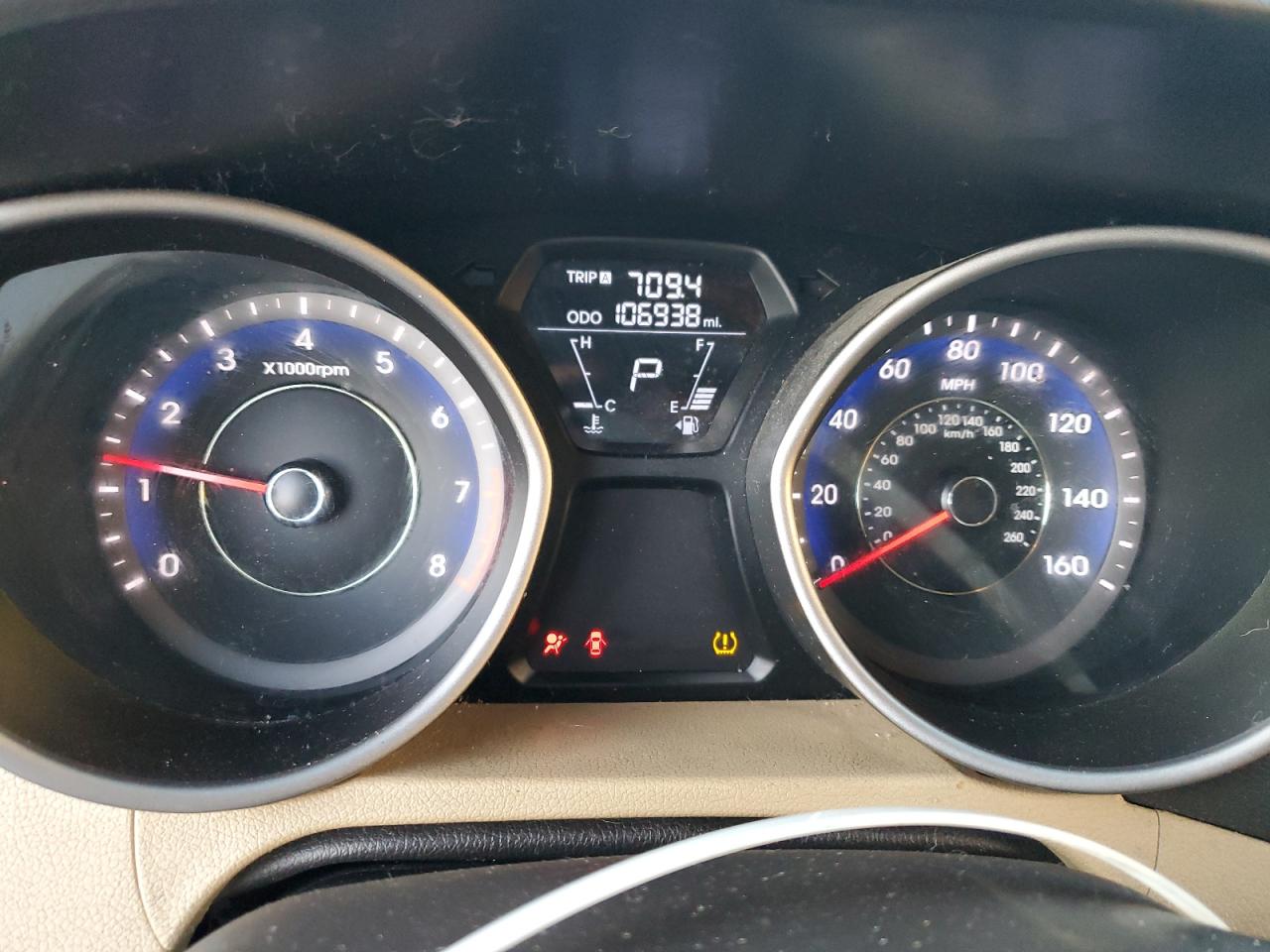 2013 Hyundai Elantra - Image 9