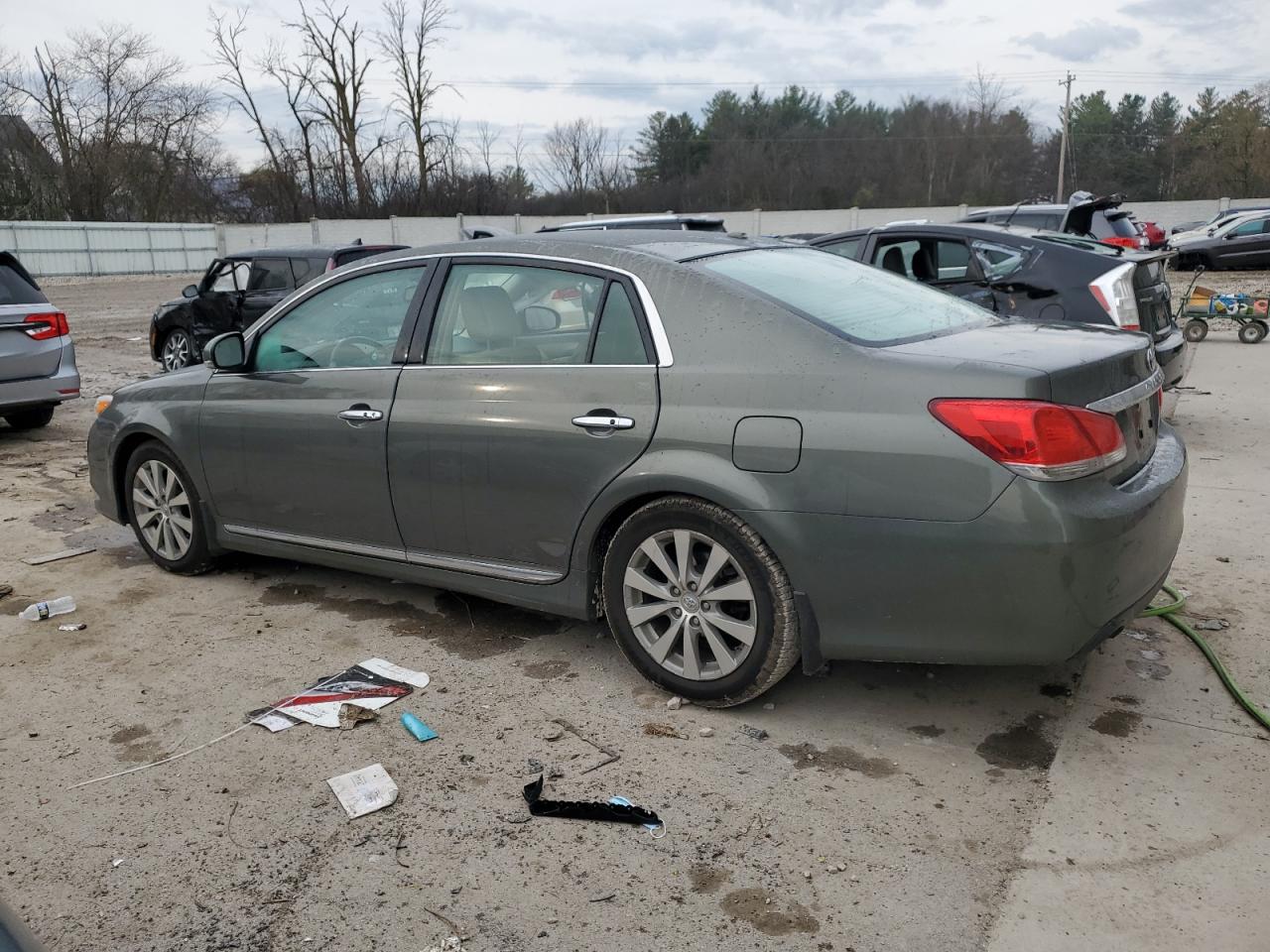 2011 Toyota Avalon - Image 3