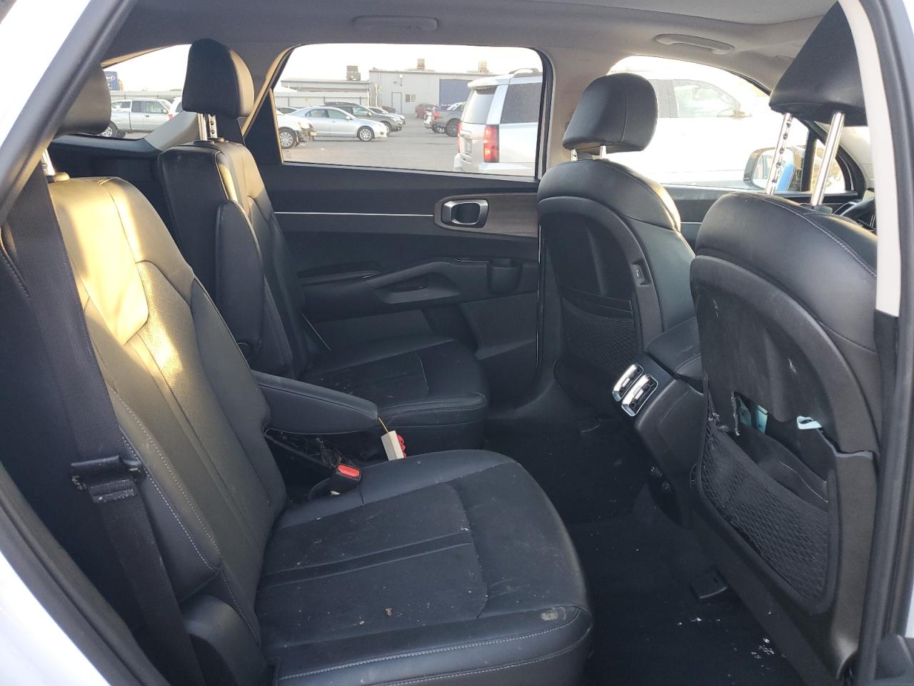 2022 Kia Sorento - Image 11