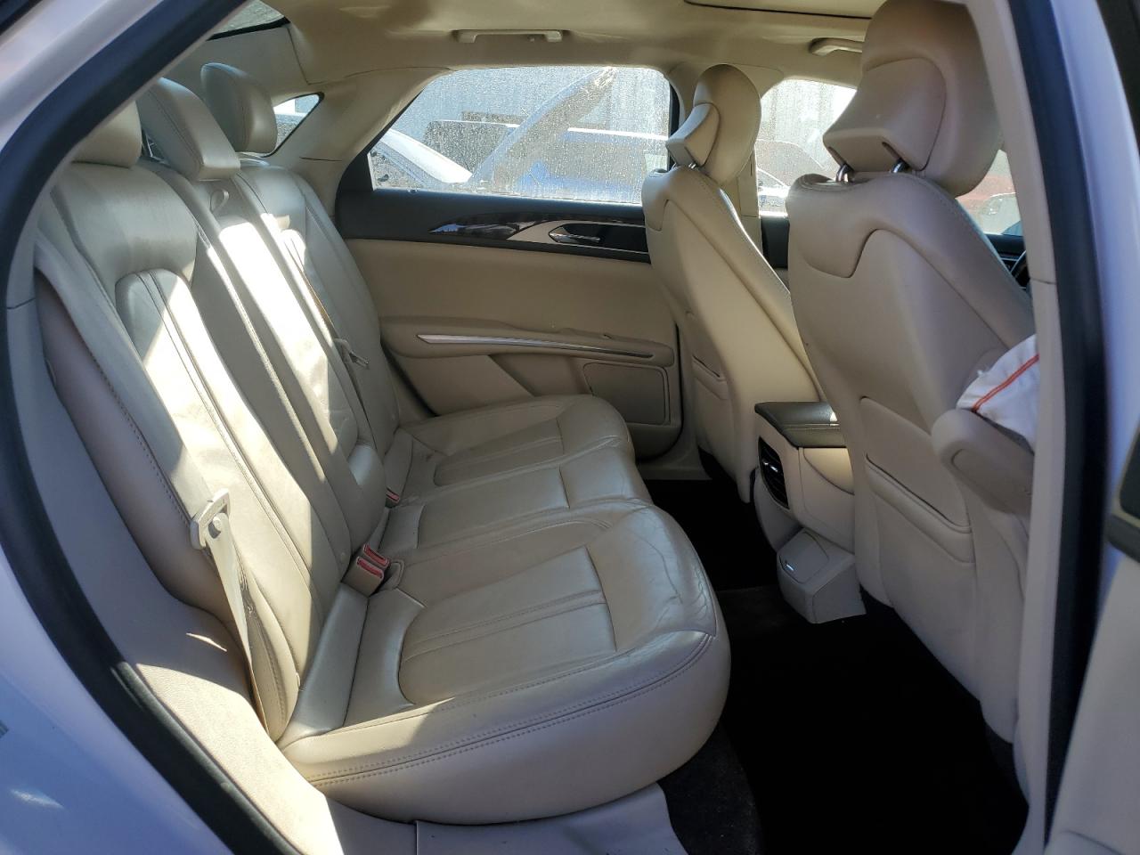 2016 Lincoln MKZ - Image 10