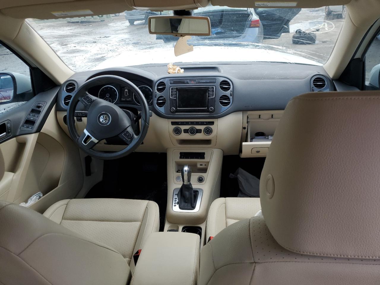 2017 Volkswagen Tiguan - Image 8