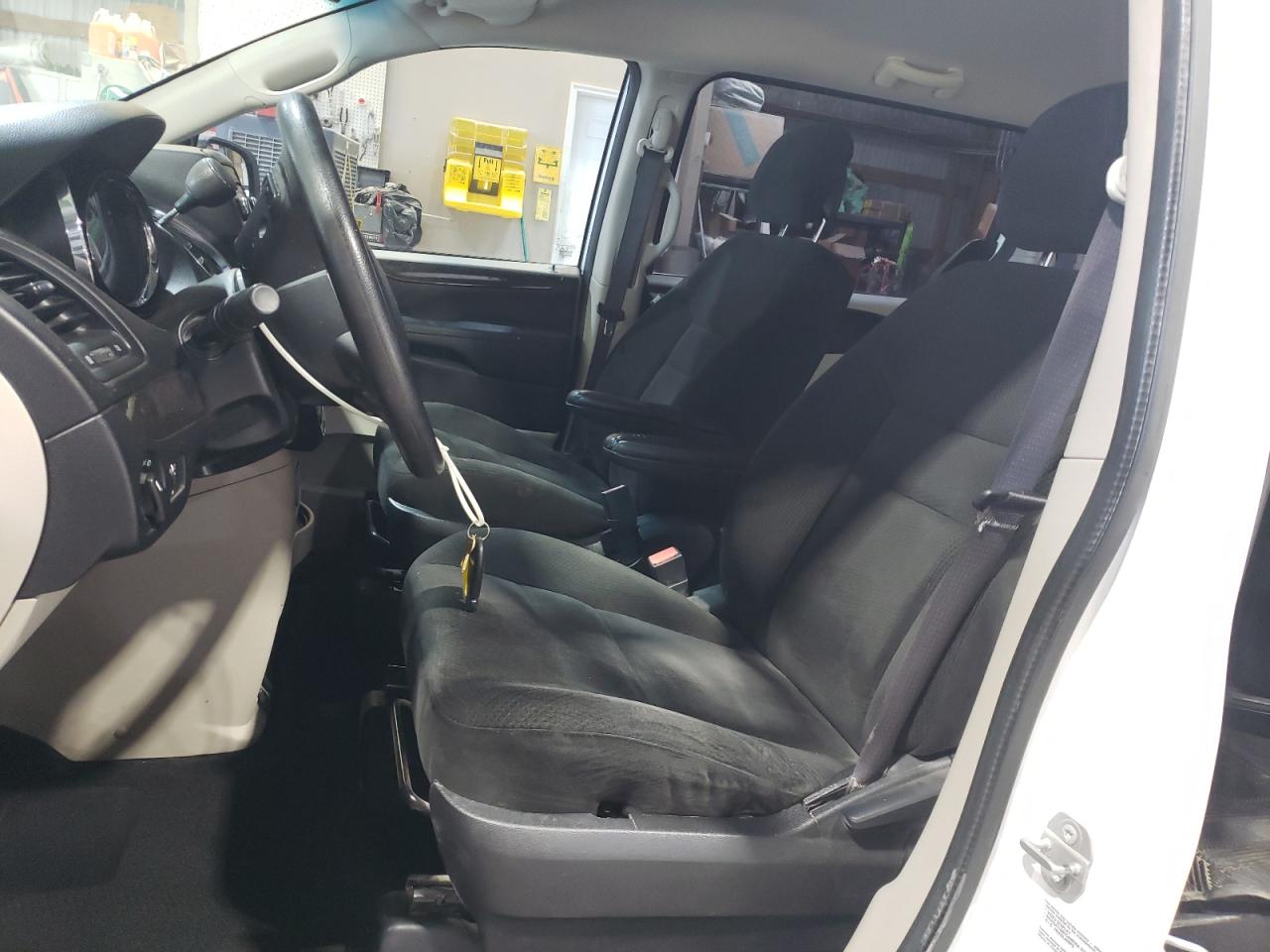 2016 Dodge Caravan - Image 7