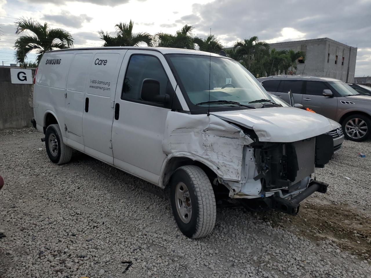 VIN 1GCWGAFPXP1121817 2023 CHEVROLET EXPRESS no.4