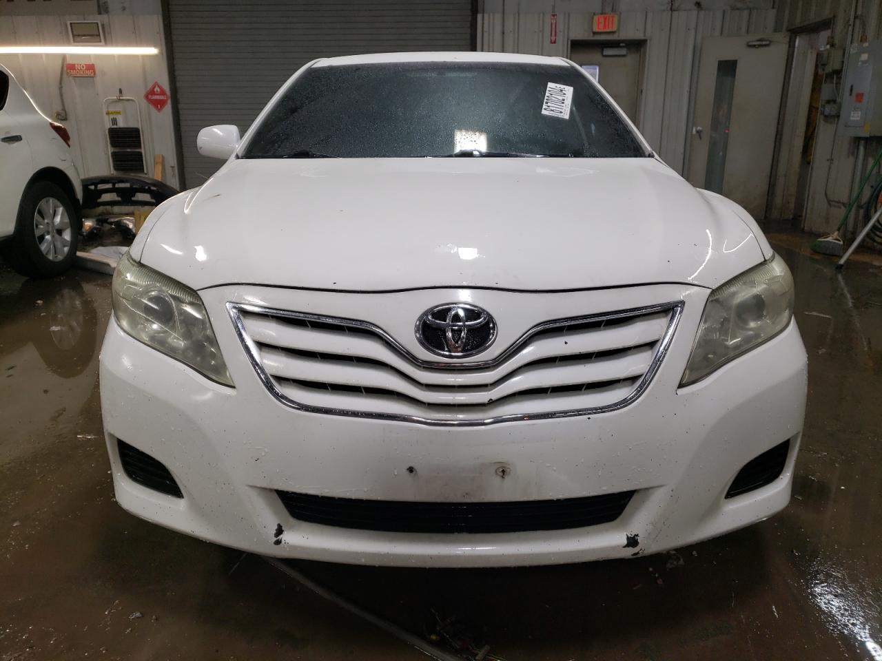 2011 Toyota Camry - Image 5
