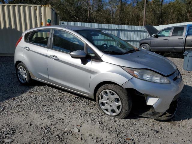  FORD FIESTA 2013 Сріблястий