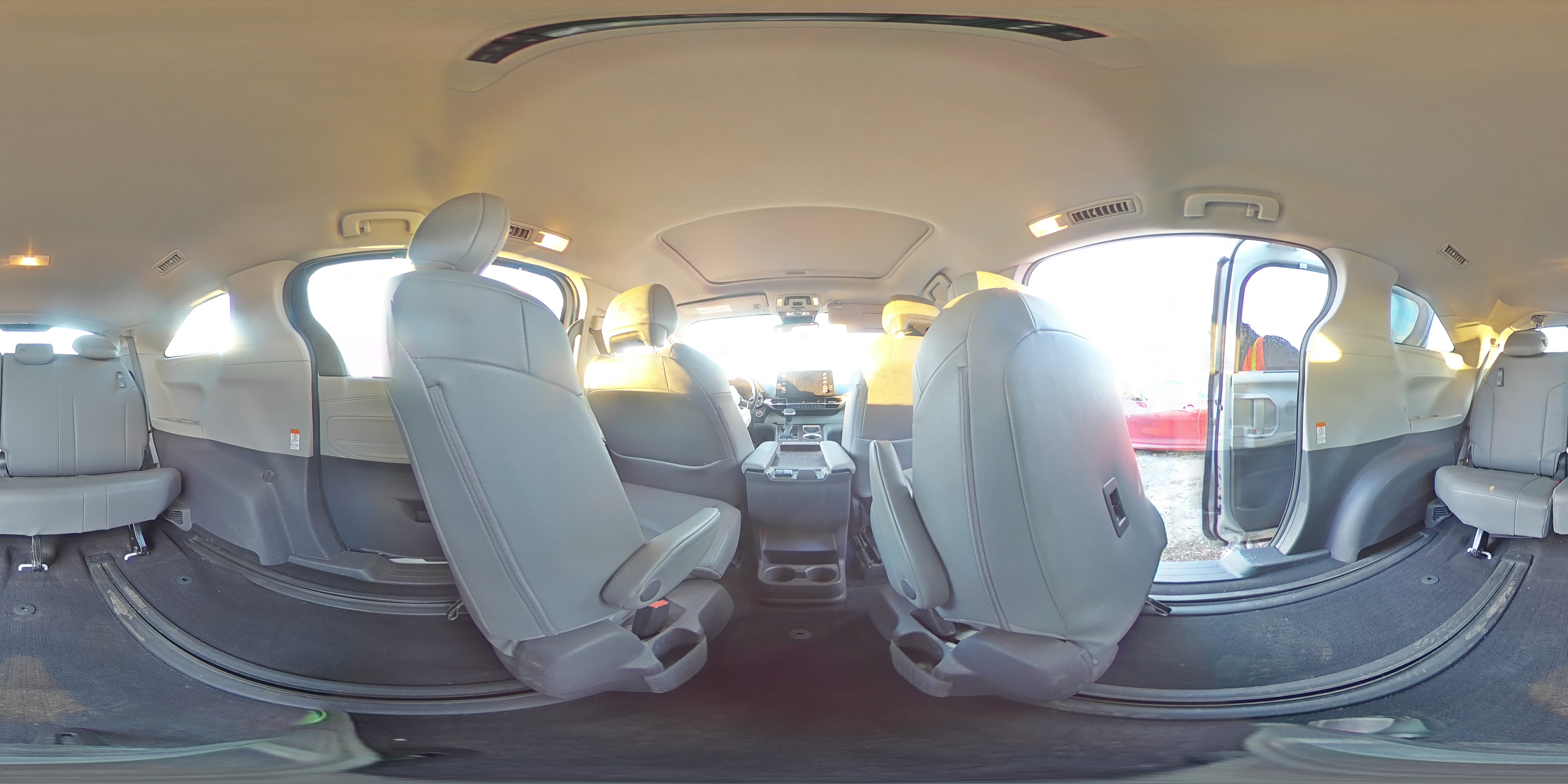 2021 Toyota Sienna - Image 15
