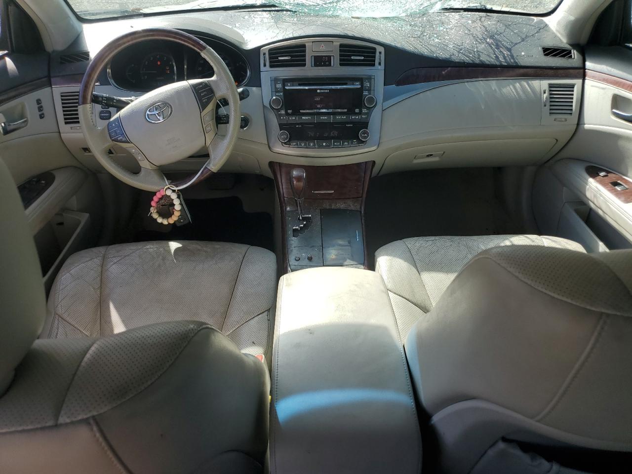 2011 Toyota Avalon - Image 8