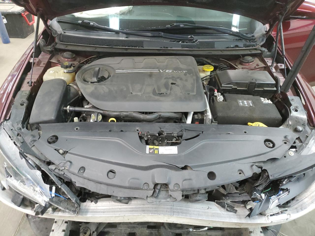 2015 Chrysler 200 - Image 11