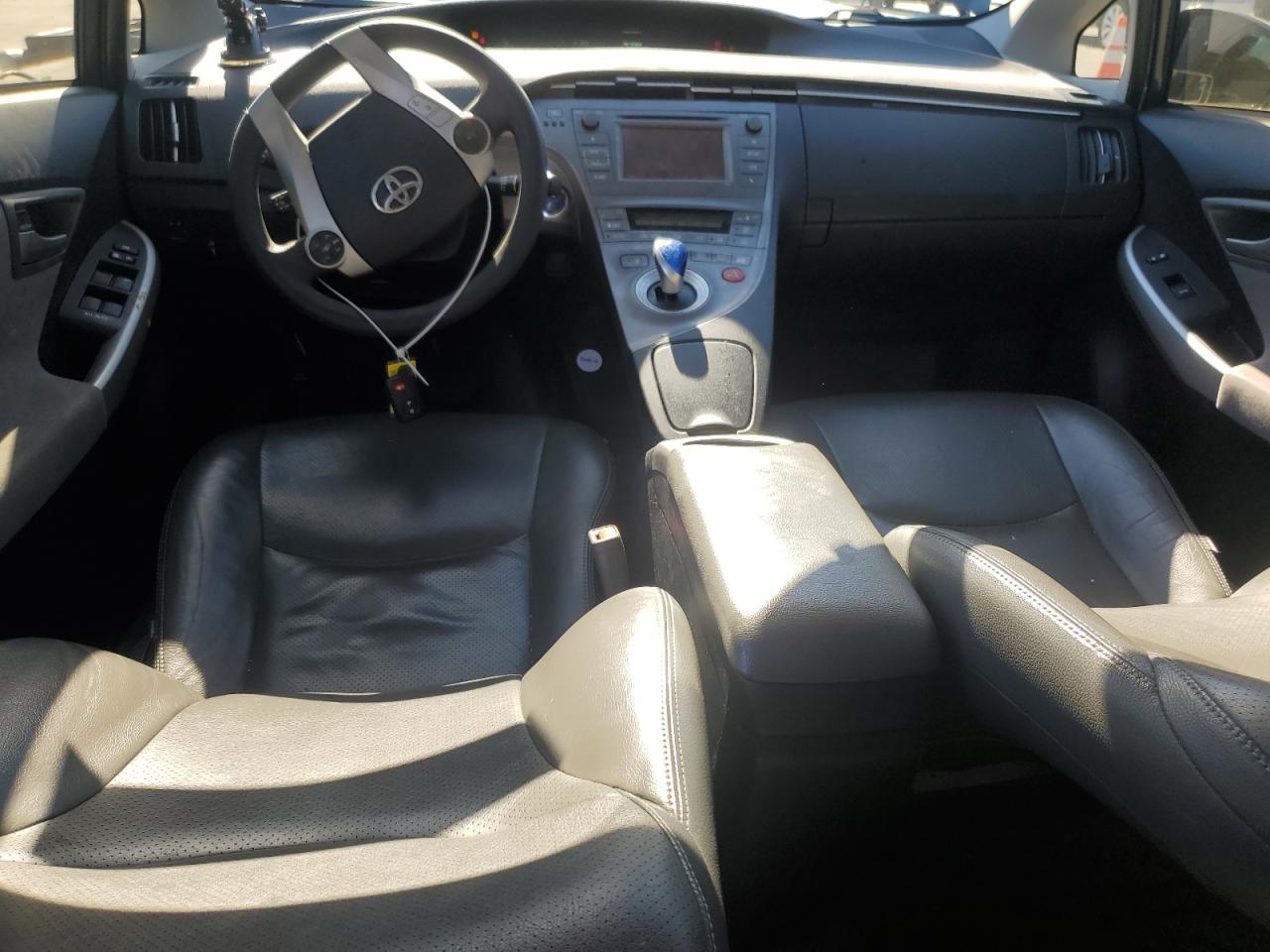 2014 Toyota Prius - Image 8
